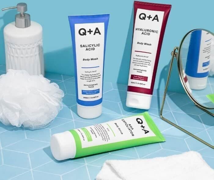 Gel Doccia Idratante con Acido Ialuronico Q+A - Rivitalizza Pelle Secca Viso e Corpo, 250ml